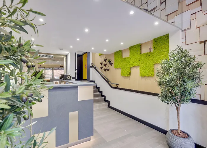 Lucien & Marinette 파리