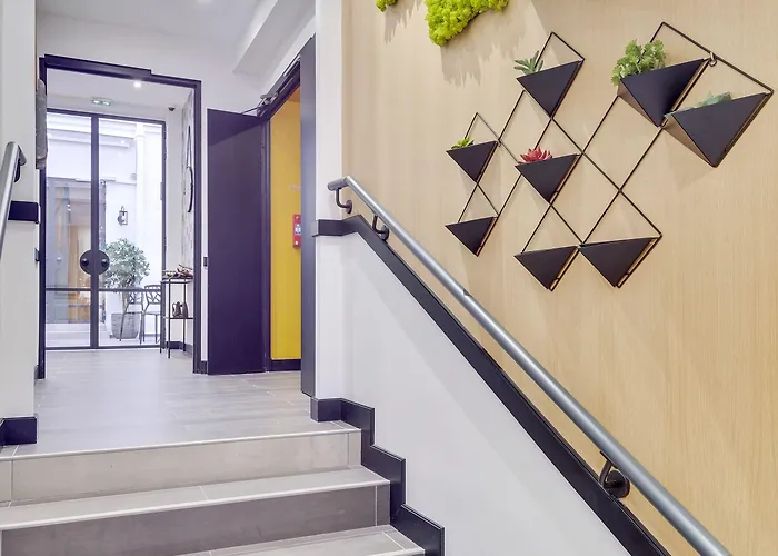 Lucien & Marinette 파리