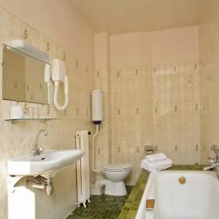 Lucien & Marinette Hotel Paris
