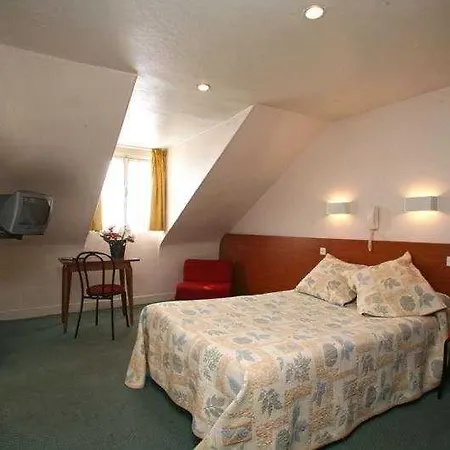 Lucien & Marinette Hotel