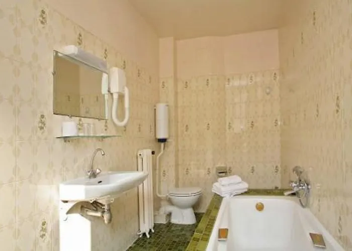 Lucien & Marinette Hotel Parigi