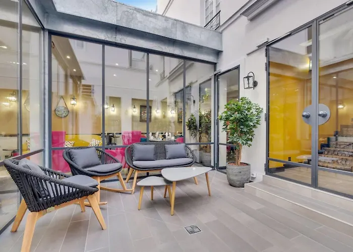 Lucien & Marinette Hotel