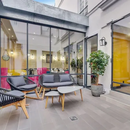 Lucien & Marinette Hotel