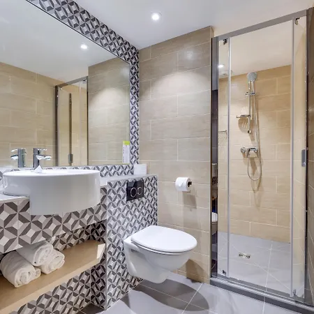 Lucien & Marinette Hotel