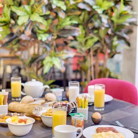 Lucien & Marinette Hotel