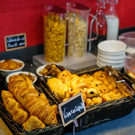 Lucien & Marinette 3*